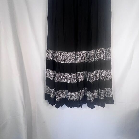 Signals Black White Tiered Stripe Aline Lined Flowy Boho Maxi Skirt Size Medium - Picture 4 of 8